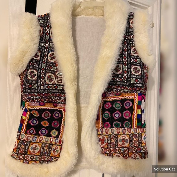 Colorful Sherpa style vest with mirror accents - Picture 3 of 5